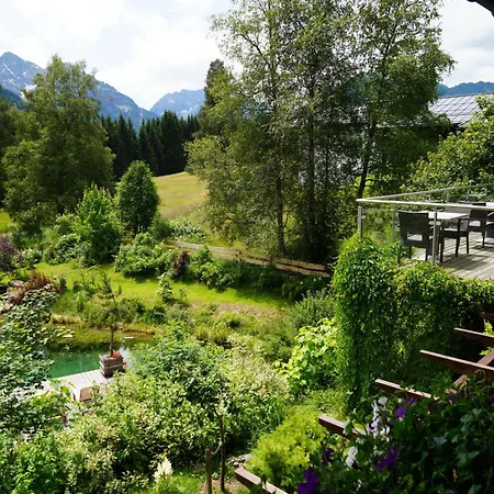 Boutique Herzhof - Garni-appartements - Adults Only Szálloda Riezlern
